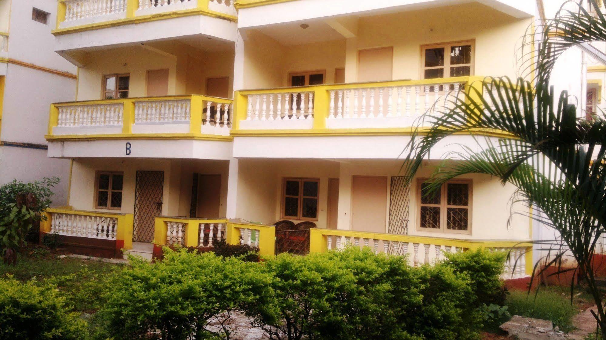 Royal Mirage Beach Resort Candolim Extérieur photo