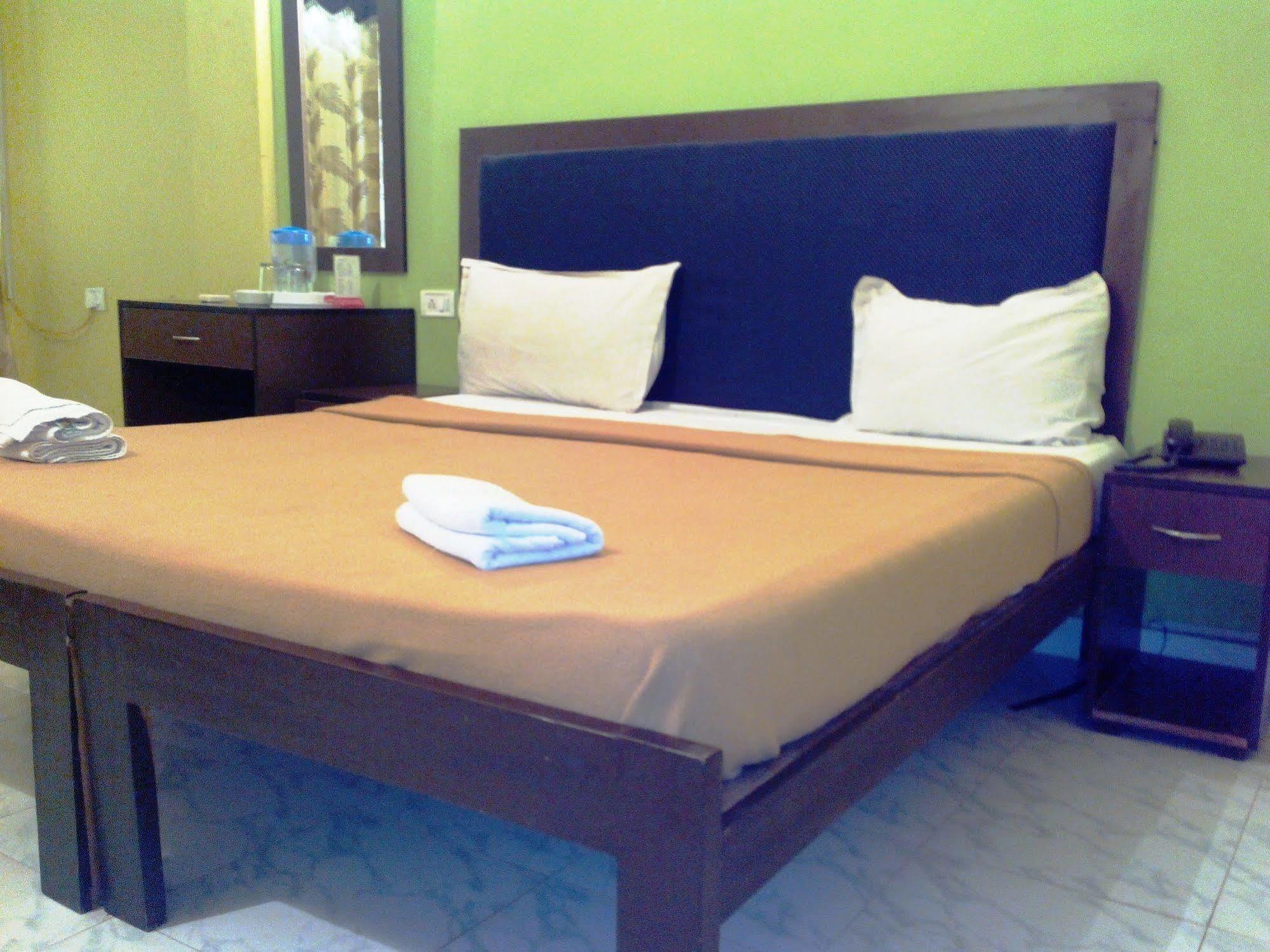 Royal Mirage Beach Resort Candolim Extérieur photo
